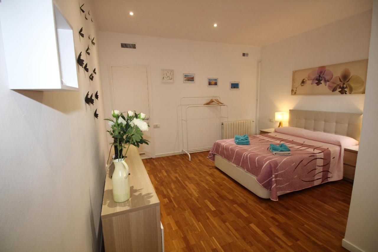 Rooms Arago Barcelona Kültér fotó